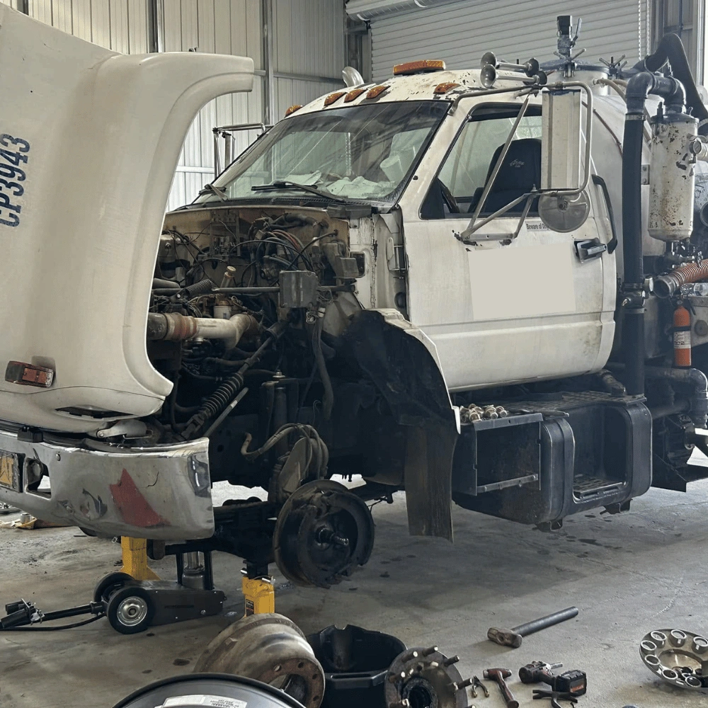 Fully Equipped Bucket Truck Repair 24hr-Memphis Area