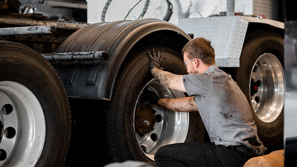 Fully Equipped Heavy Equipment Truck Repair 24hr-Memphis Area