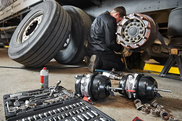 Top-Rated Heavy Equipment Mechanics Truck Repair 24hr-Memphis