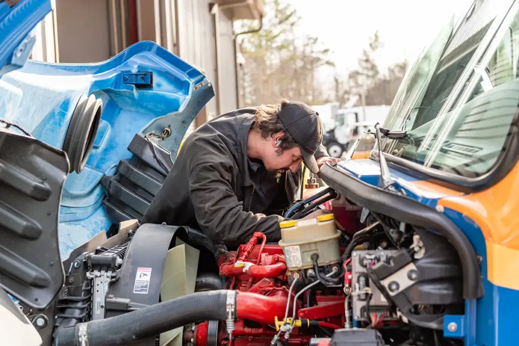 Same Day Towing Roadside Assistance in Truck Repair 24hr-Memphis