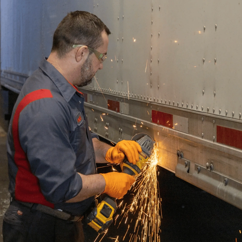 Top-Rated Heavy Duty Welding & Fabrication Mechanics Truck Repair 24hr-Memphis